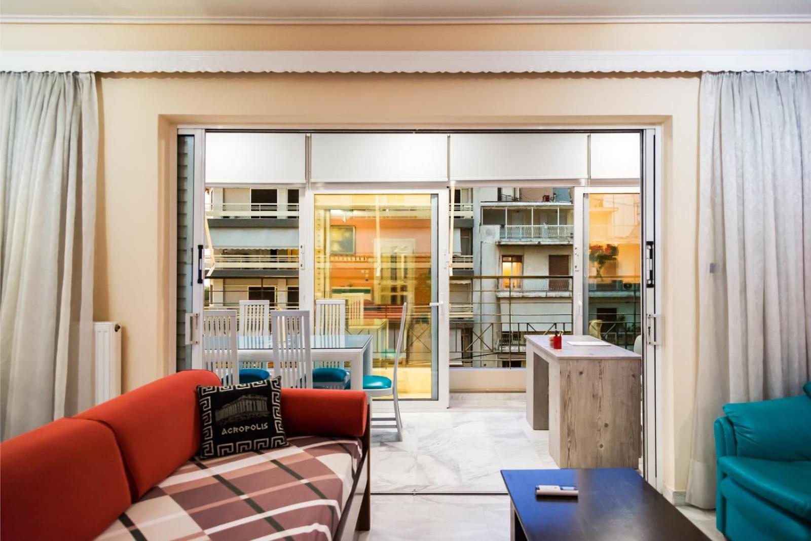 Flisvos Elite Seafront Luxury Apartment