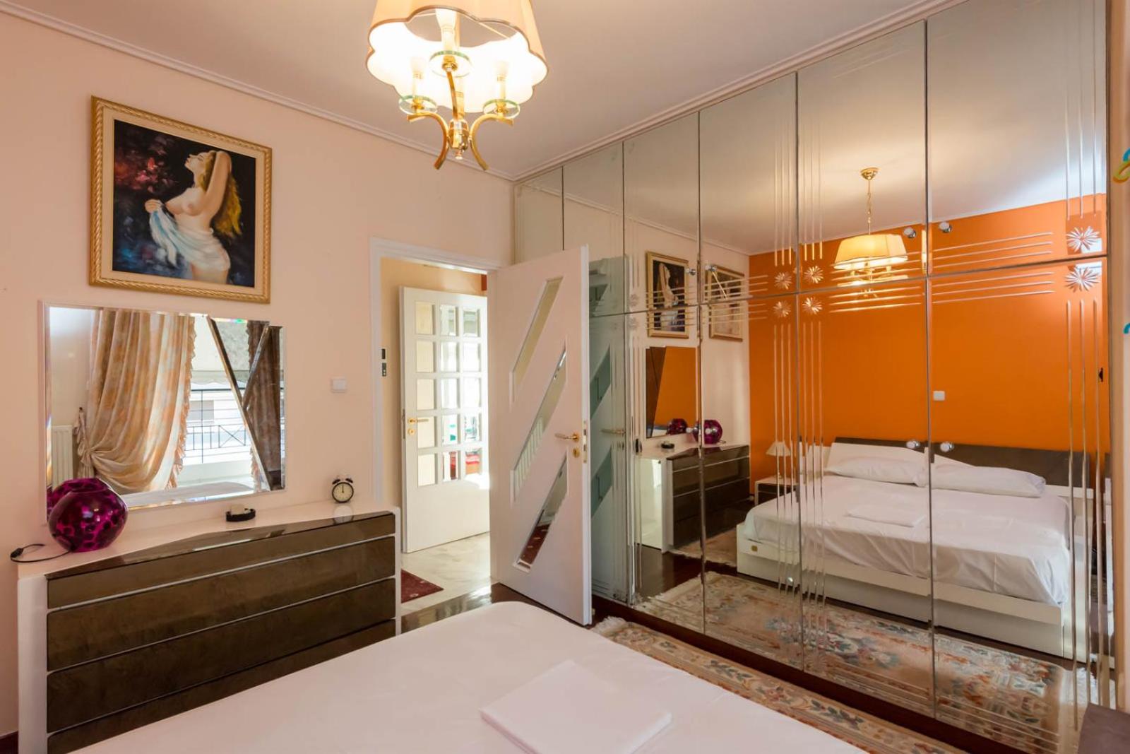 Flisvos Elite Seafront Luxury Apartment