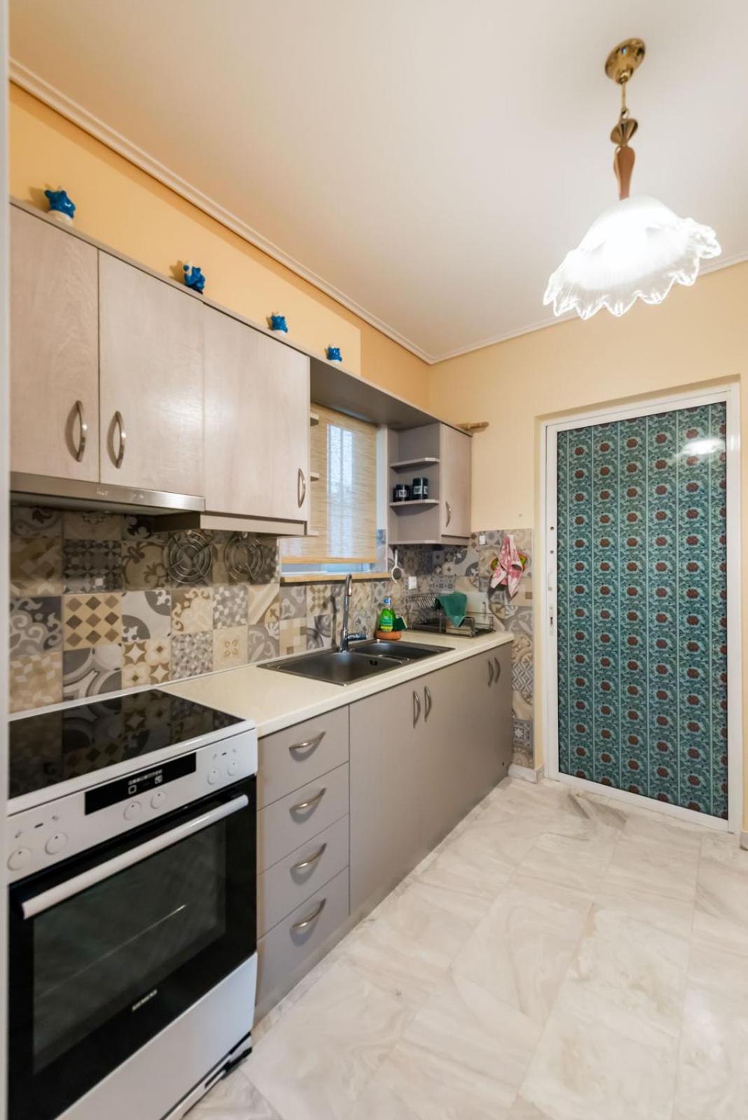 Flisvos Elite Seafront Luxury Apartment