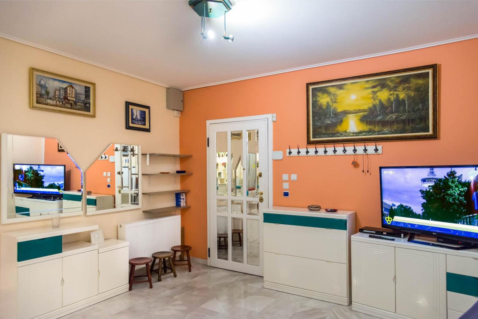 Flisvos Elite Seafront Luxury Apartment