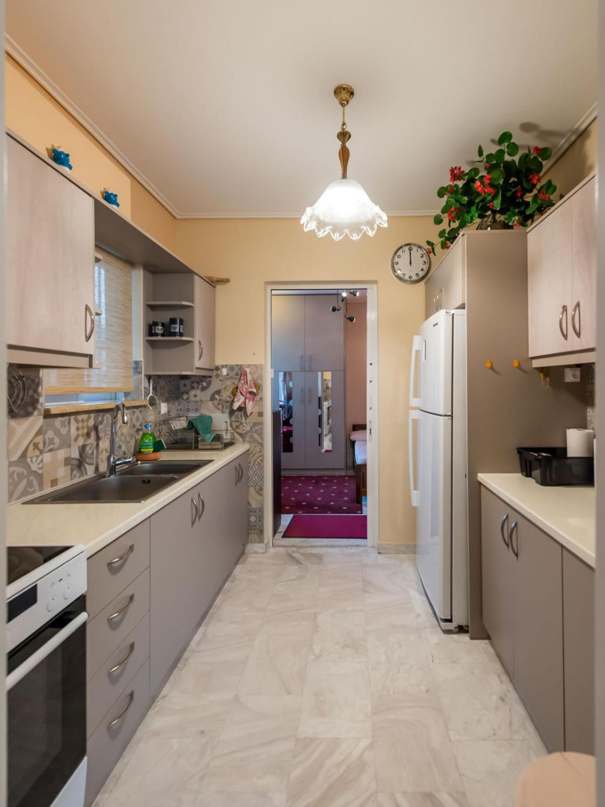 Flisvos Elite Seafront Luxury Apartment