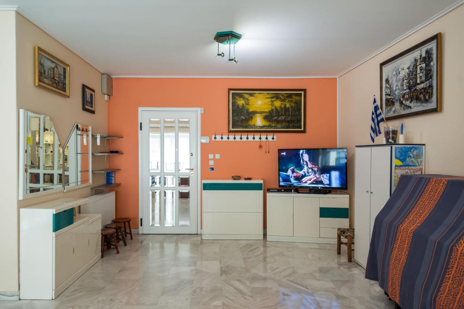 Flisvos Elite Seafront Luxury Apartment
