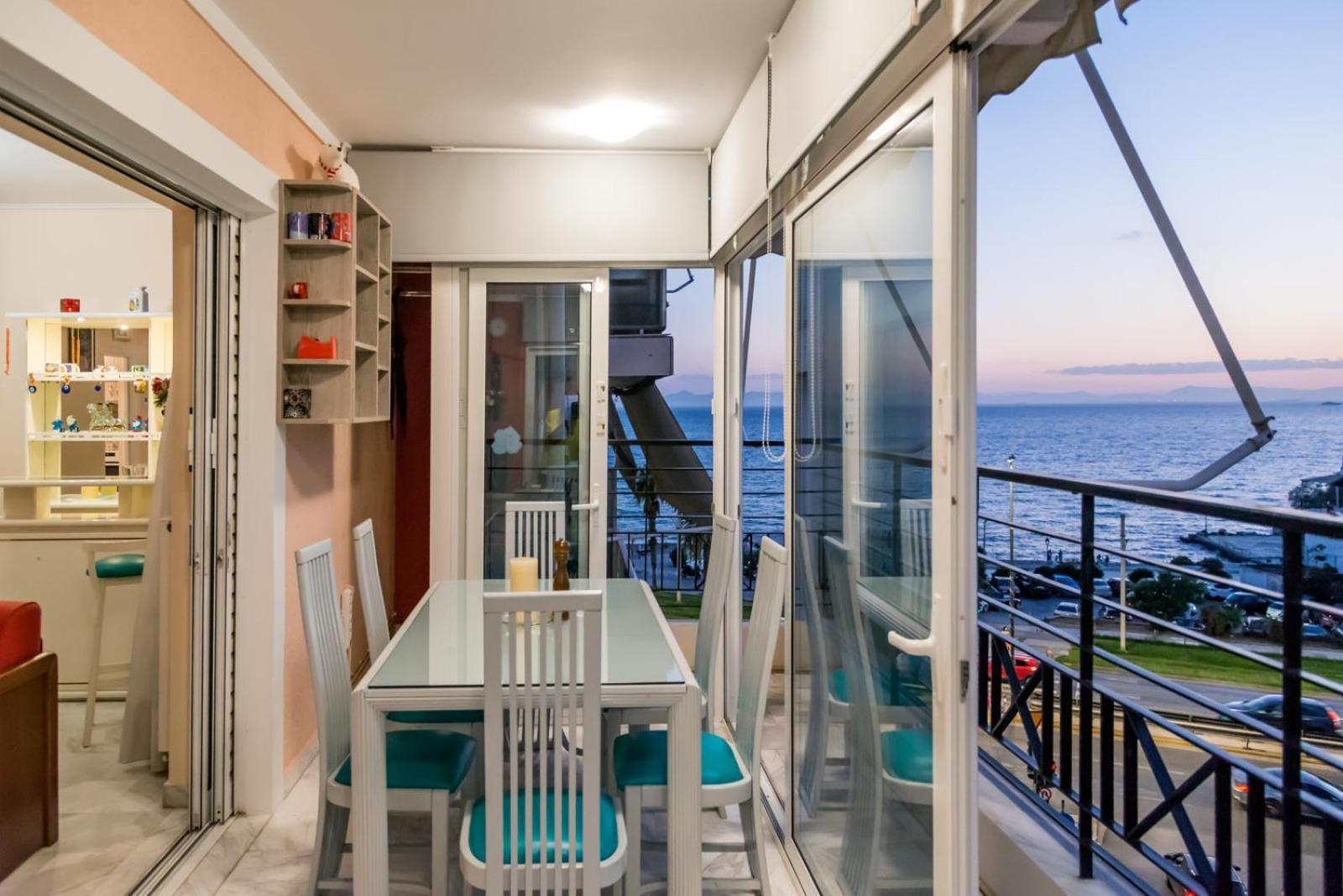 Flisvos Elite Seafront Luxury Apartment
