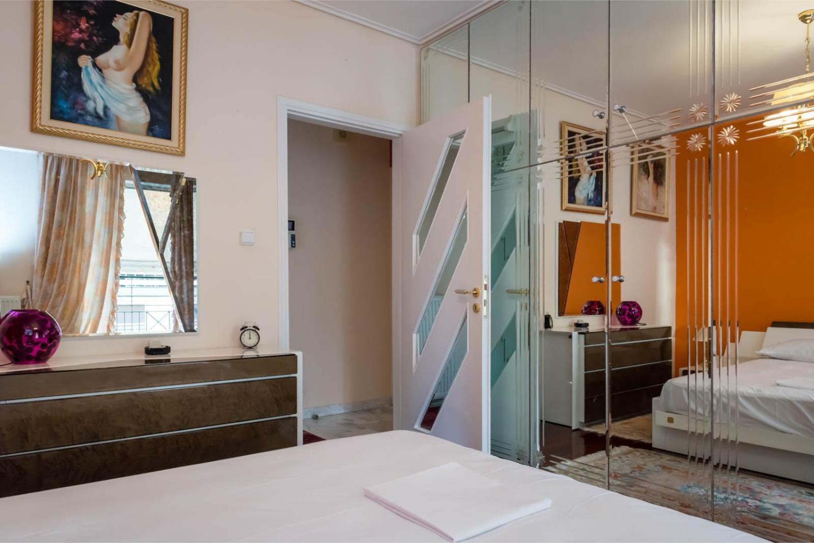 Flisvos Elite Seafront Luxury Apartment