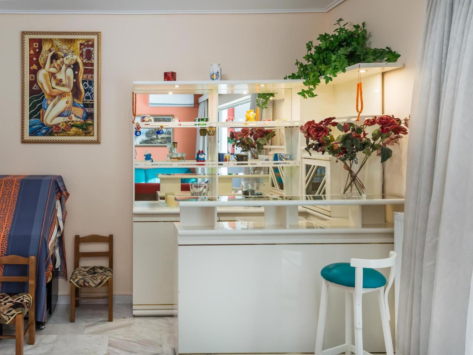 Flisvos Elite Seafront Luxury Apartment
