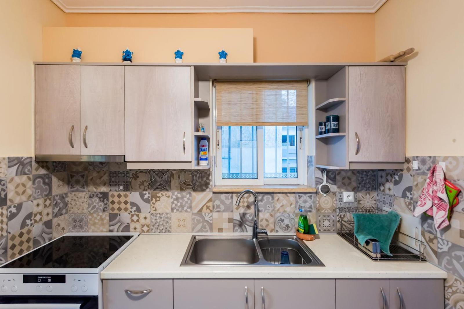 Flisvos Elite Seafront Luxury Apartment