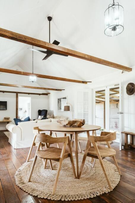 Picturesque Barn located on the Shoalhaven River