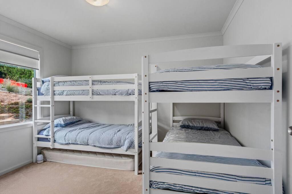 One Merino Panoramic Beach House Modern Sleeps 10