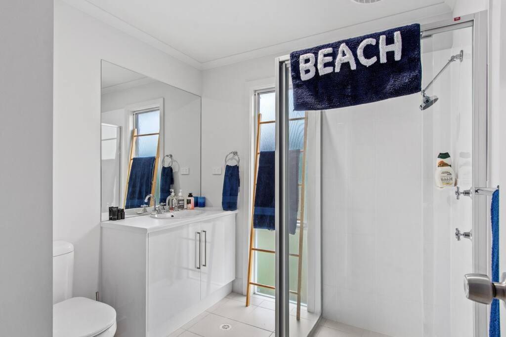 One Merino Panoramic Beach House Modern Sleeps 10