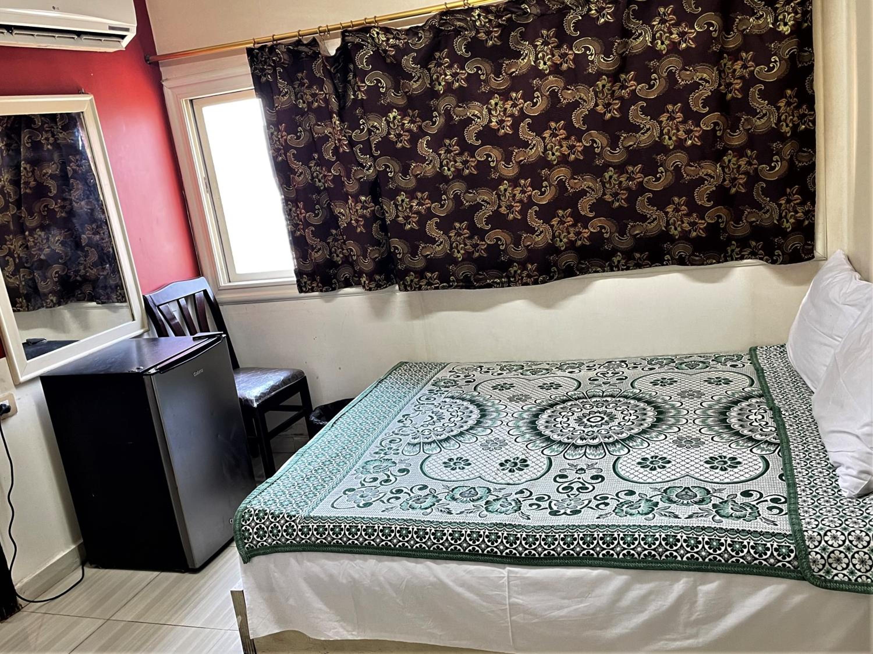 Isis Hostel 2