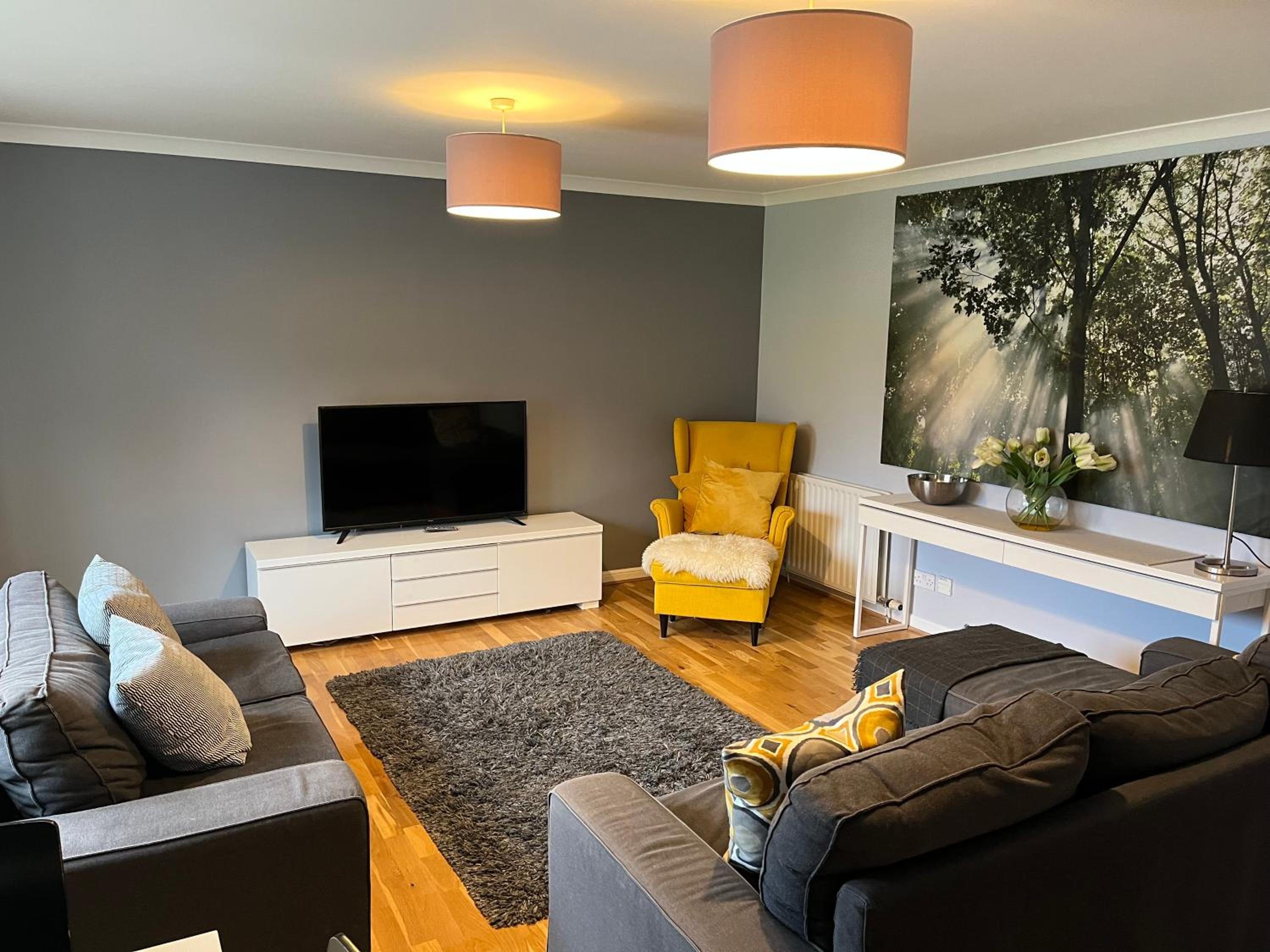 Flat Three, 212 Eaglesham Road, East Kilbride, Glasgow view 3