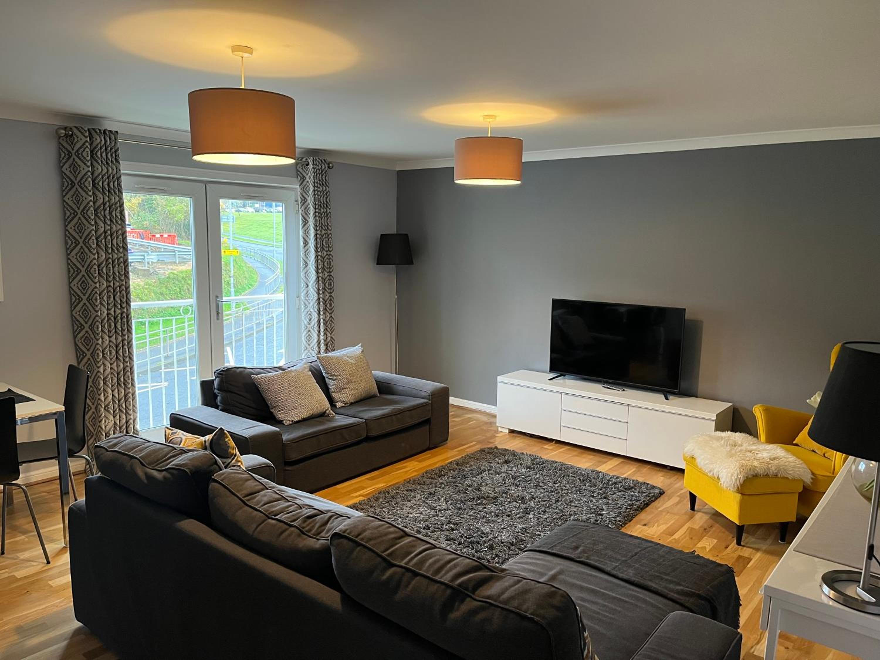 Flat Three, 212 Eaglesham Road, East Kilbride, Glasgow view 2