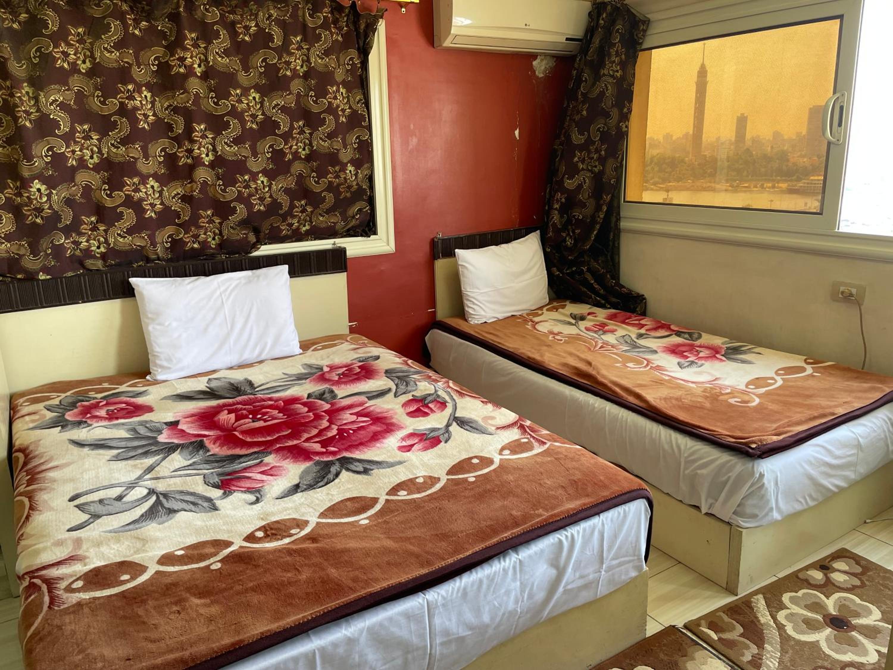 Isis Hostel 2