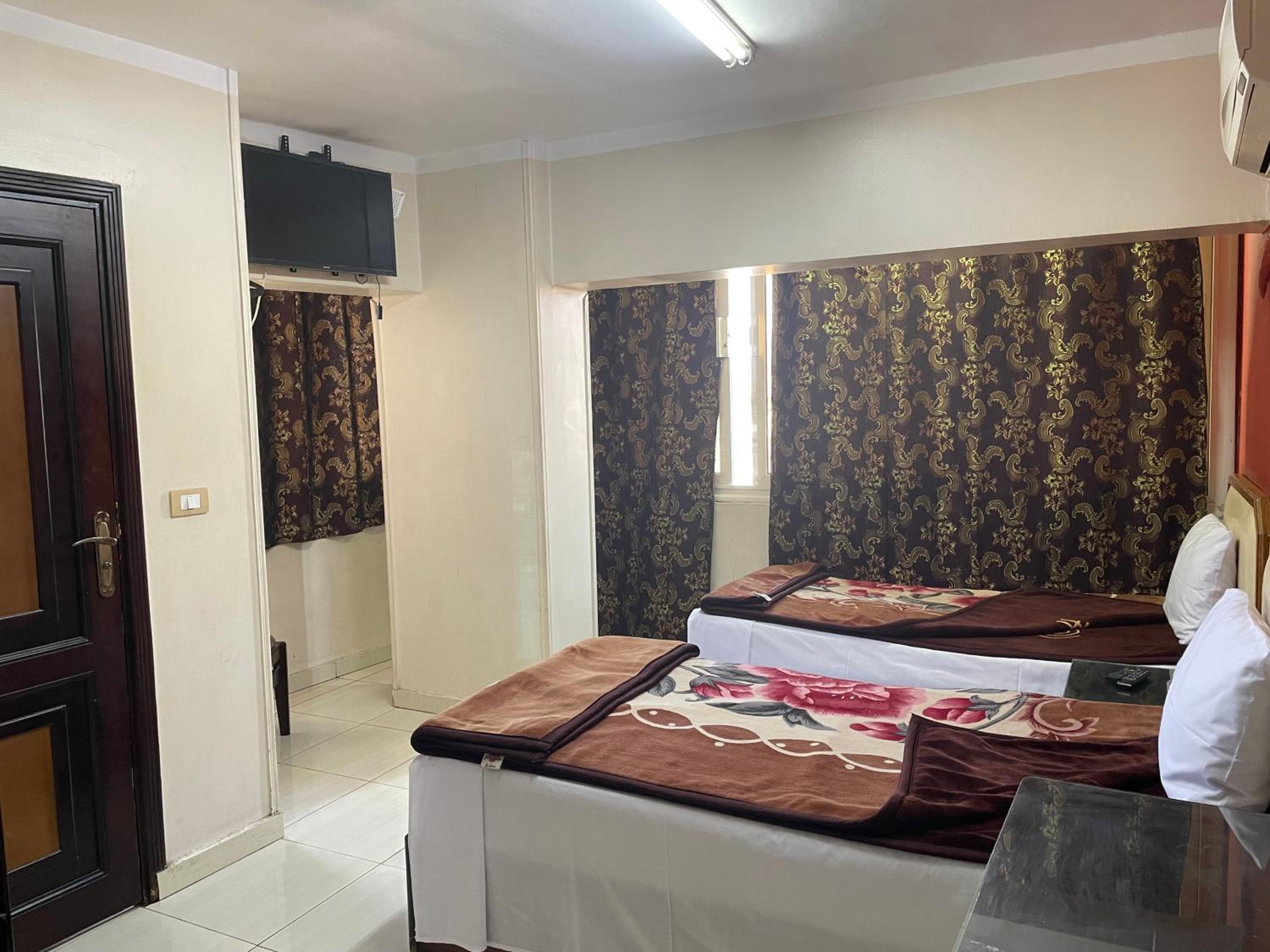 Isis Hostel 2