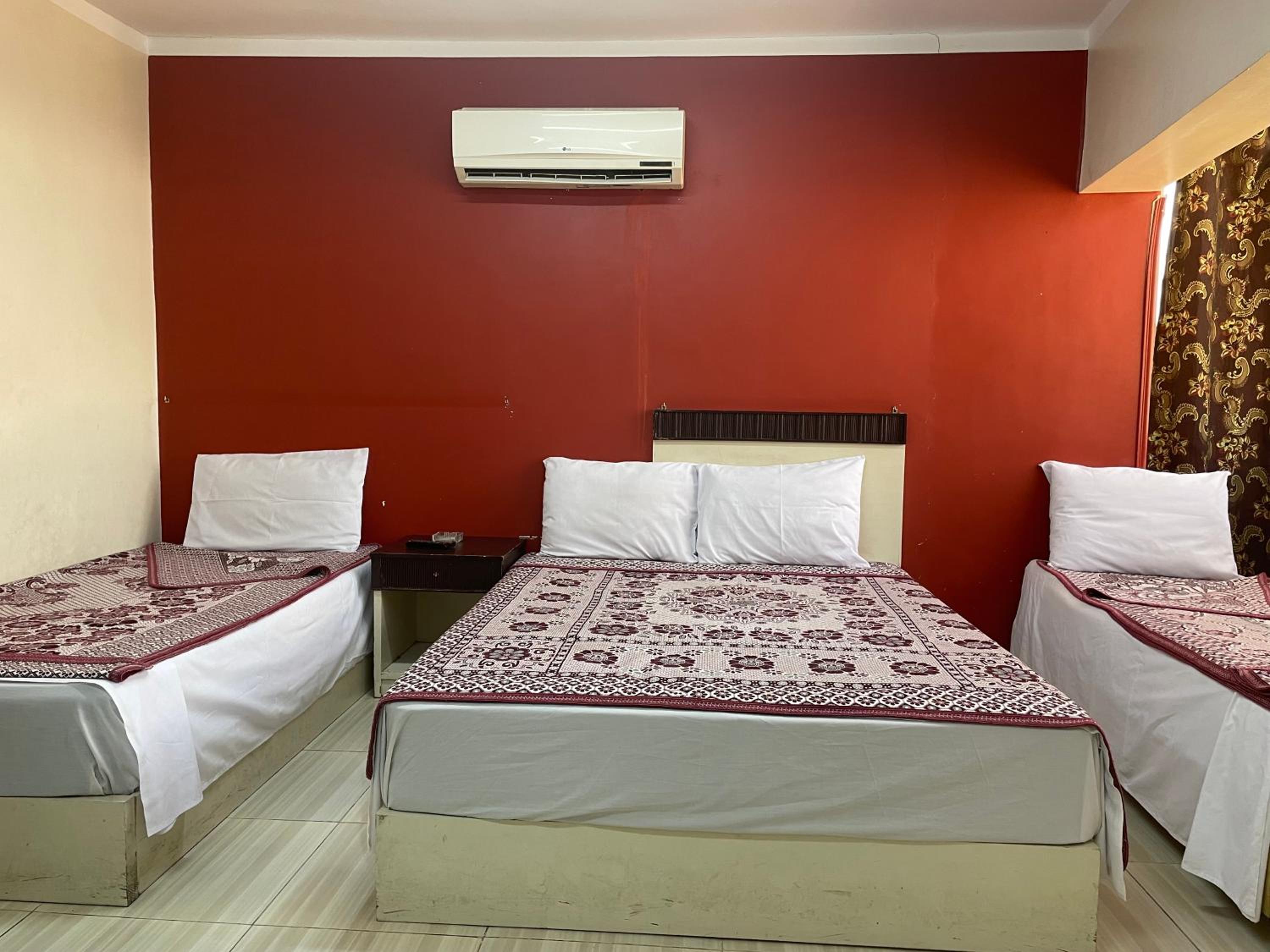 Isis Hostel 2