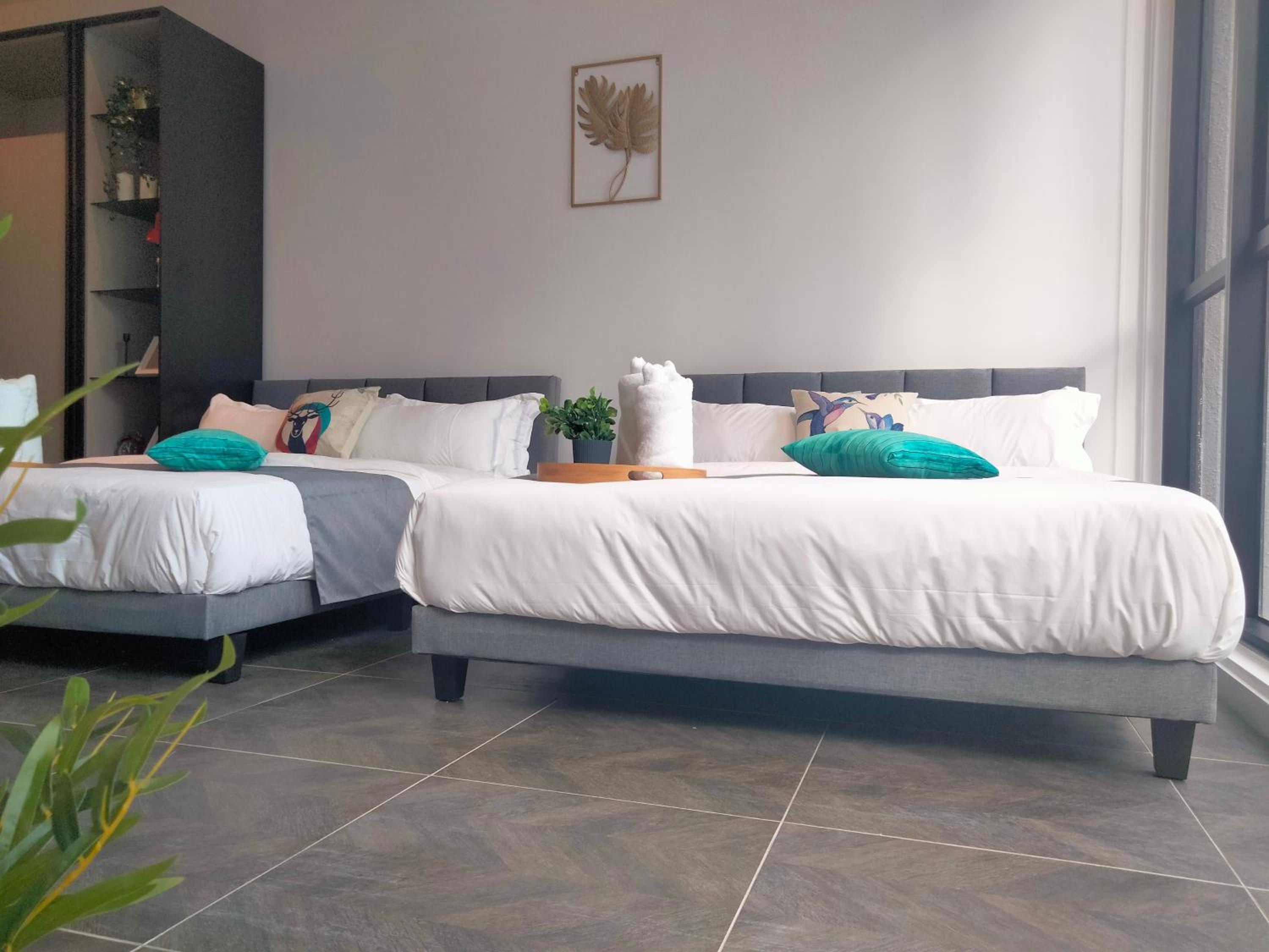 Scarletz Suites KLCC I HomeBrickz
