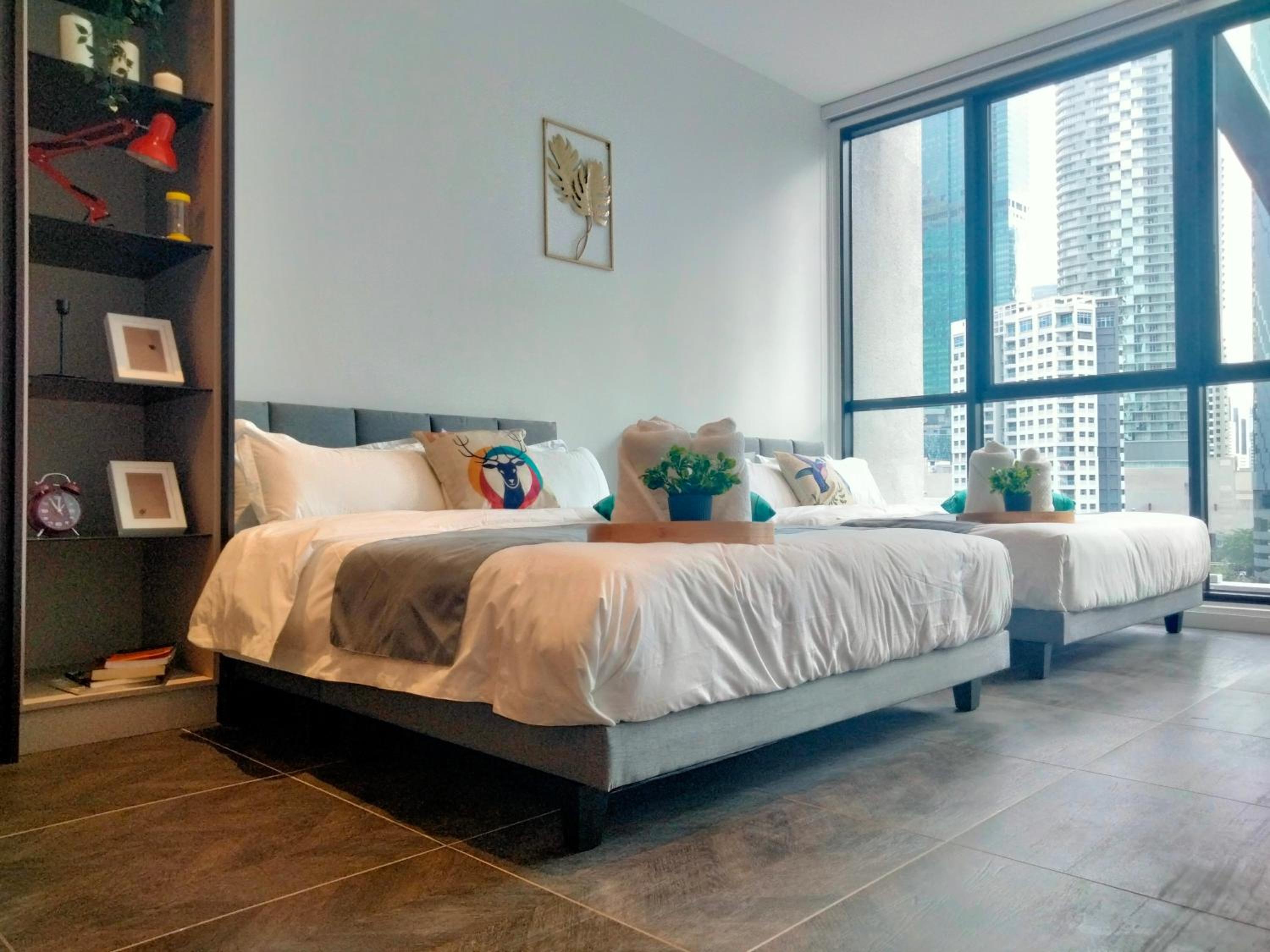 Scarletz Suites KLCC I HomeBrickz