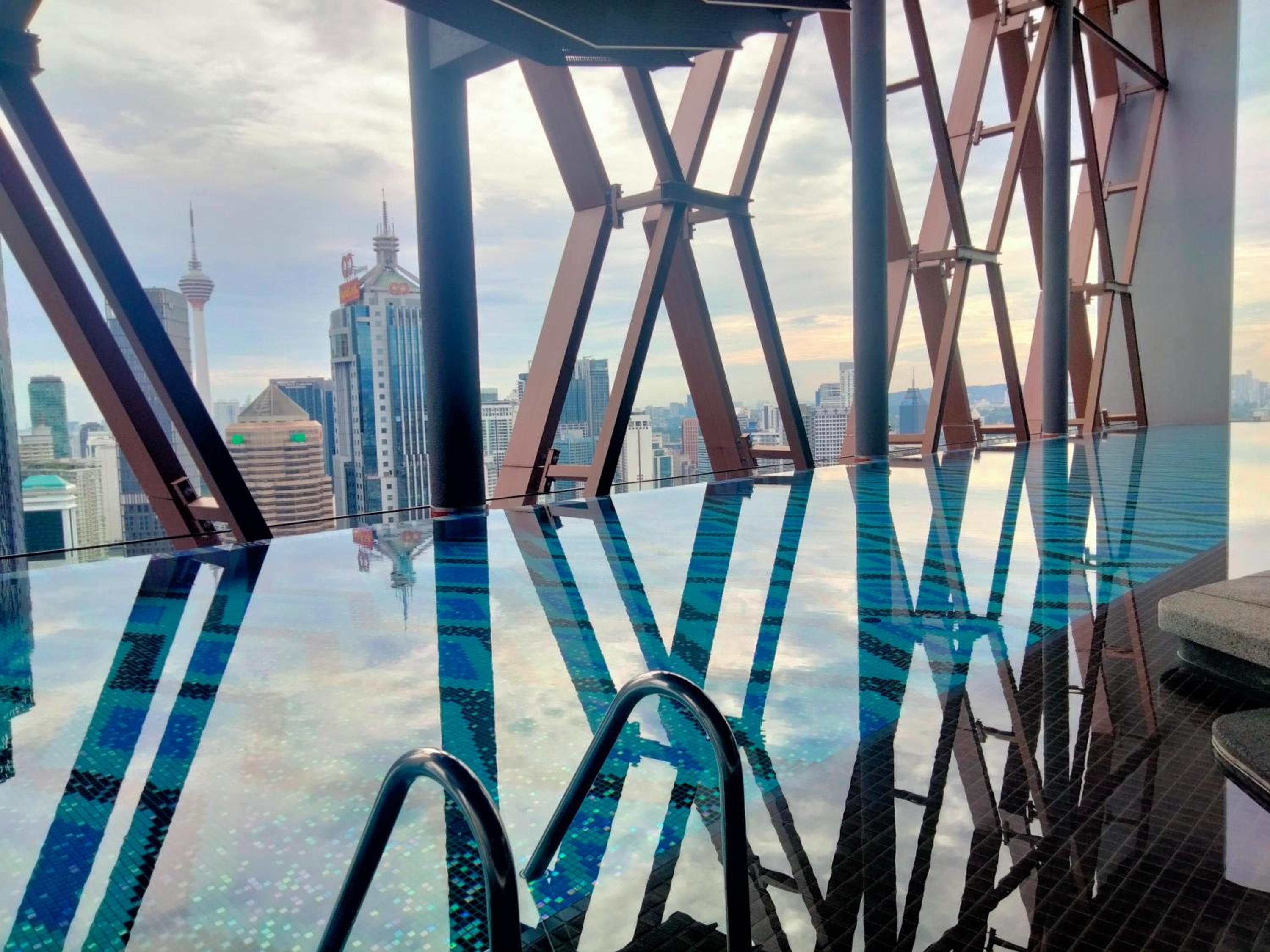 Scarletz Suites KLCC I HomeBrickz