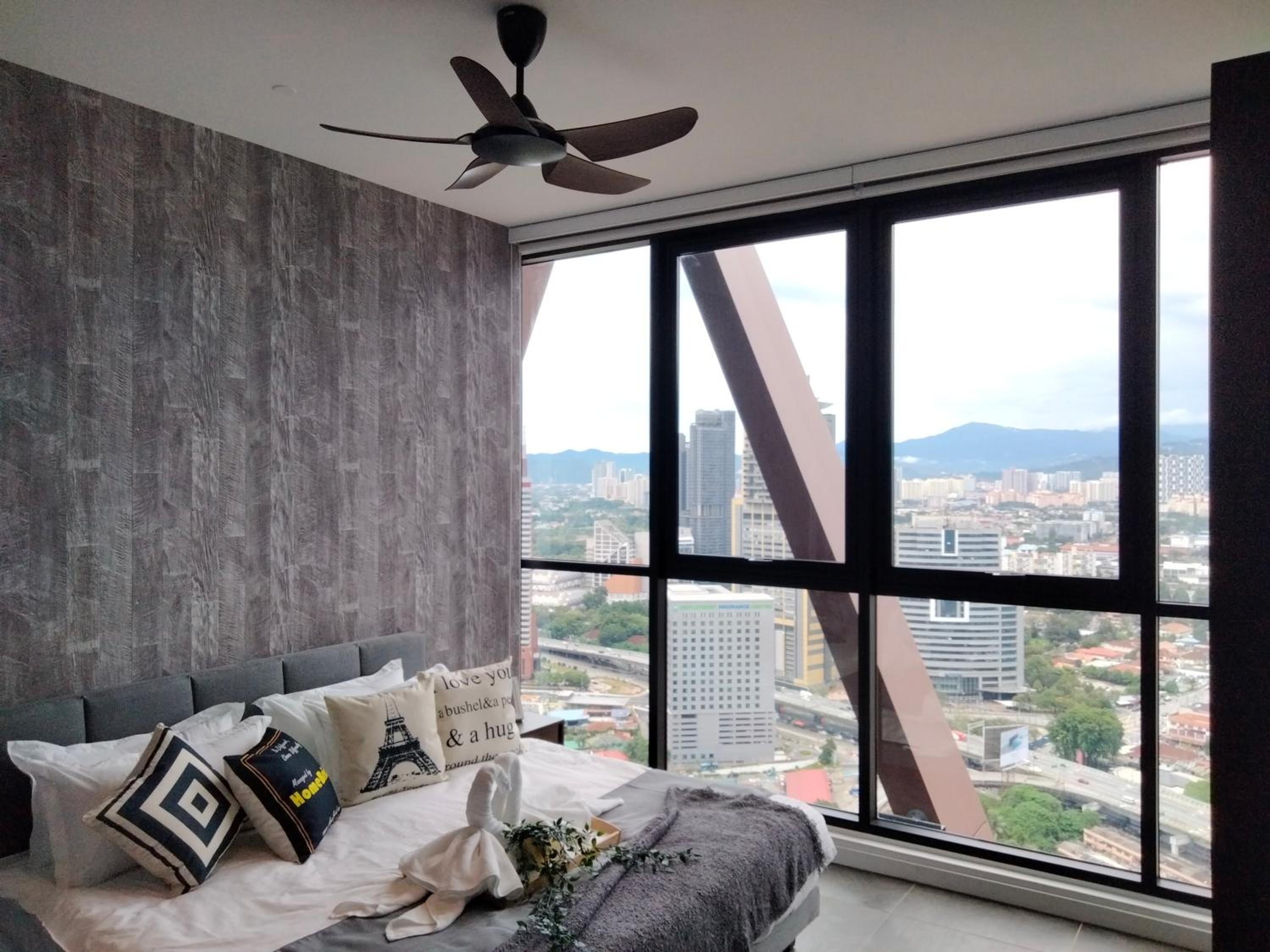 Scarletz Suites KLCC I HomeBrickz