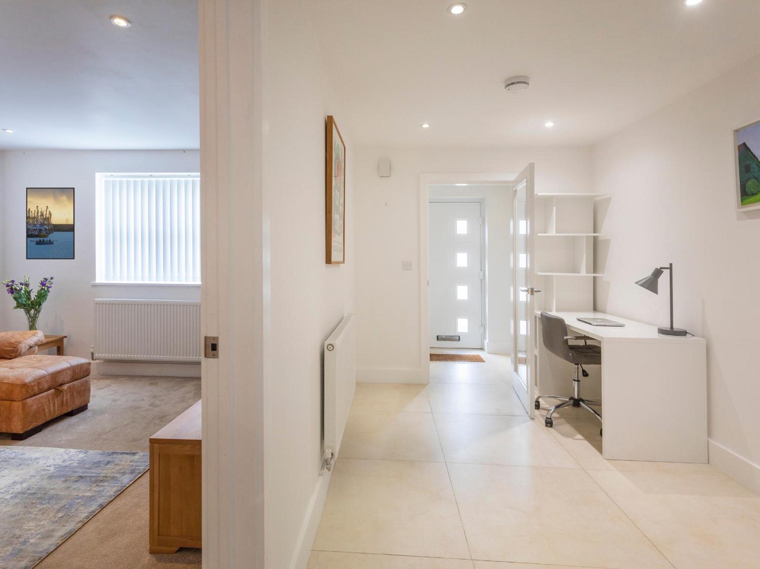 Luxe Detached 3 Bed Luxe House on Exclusive Private Estate Close to Coast Free Hot Tub Sleeps 6 Private Parking for 2 Cars view 4