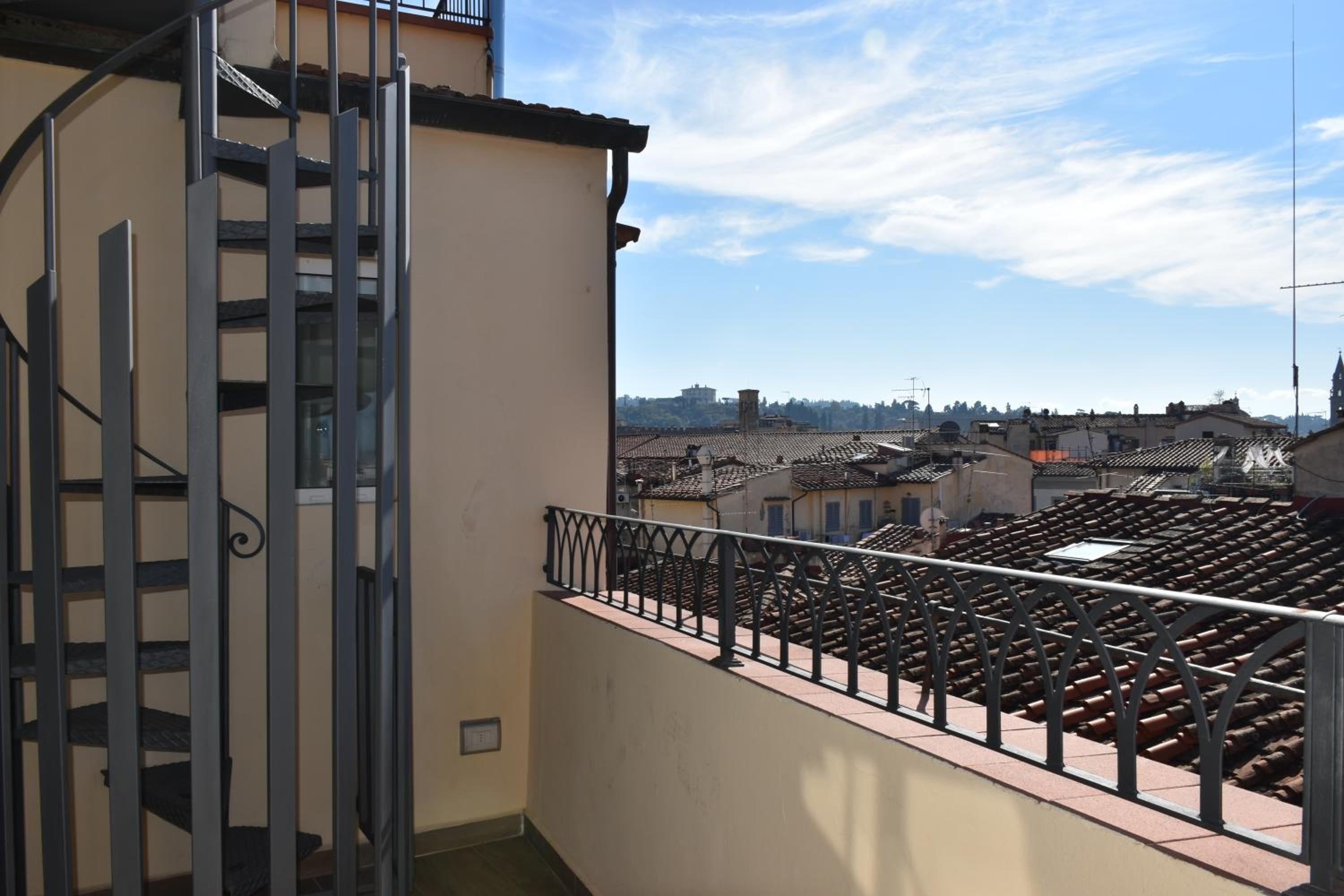 HR BEDROOMS IN FLORENCE