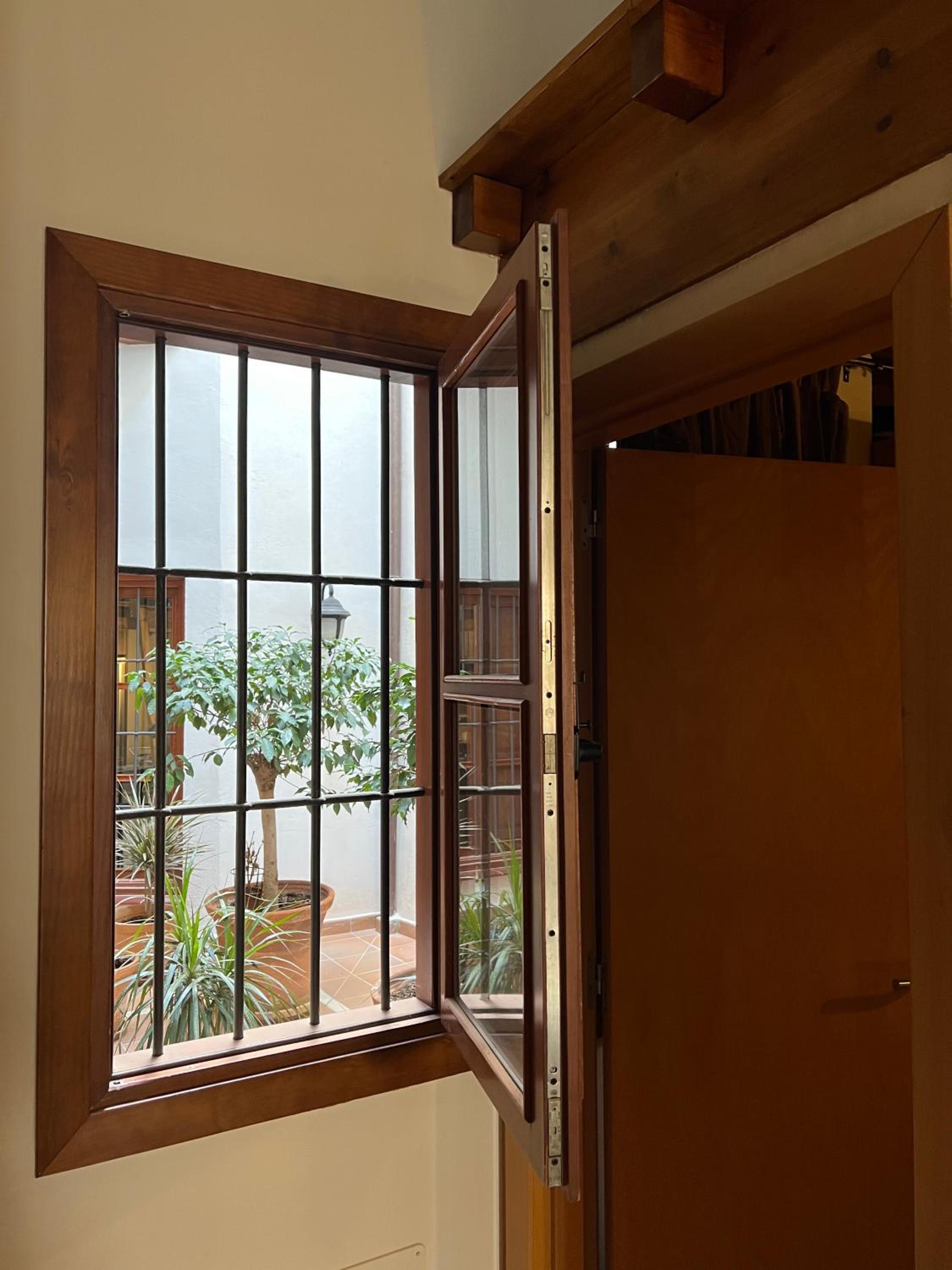 Wonderful Apartment in Malaga Oldtown Calle Carreteria FREE WIFI&AC