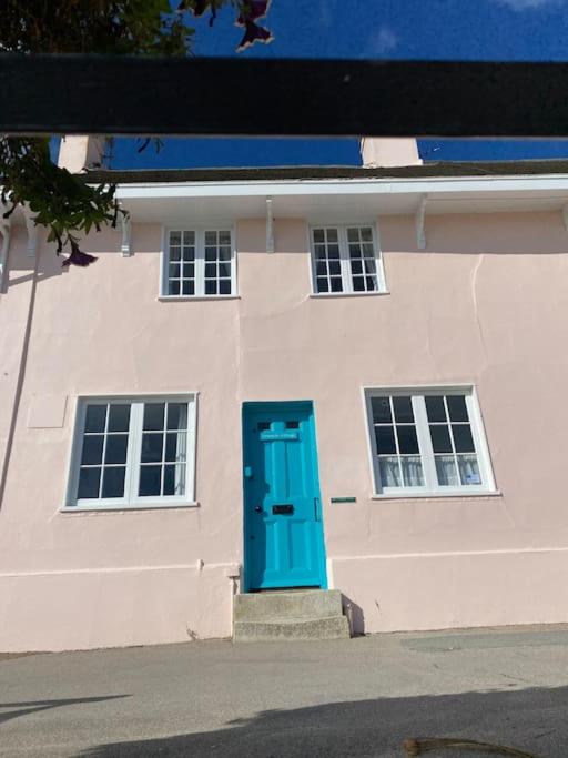 Benwick Cottage - Beachfront Thatched Cottage set on the marine parade with absolutely spectacular Sea views! Sleeps 4 view 3