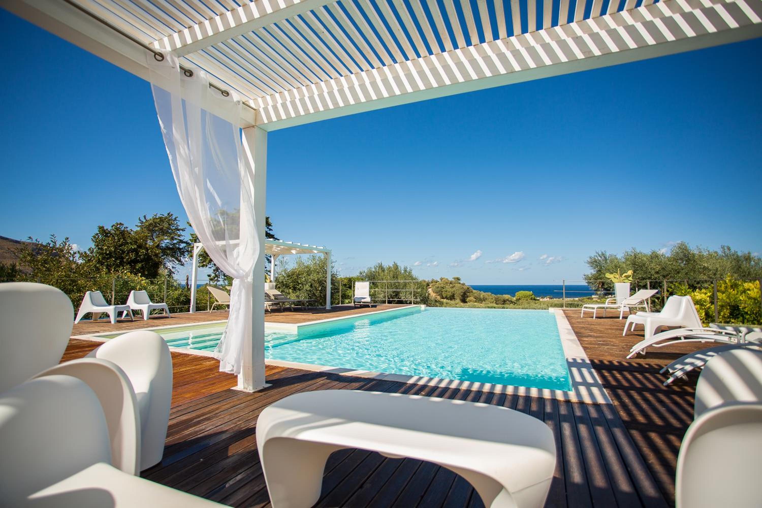 Villa Maria una finestra sul mare view 5
