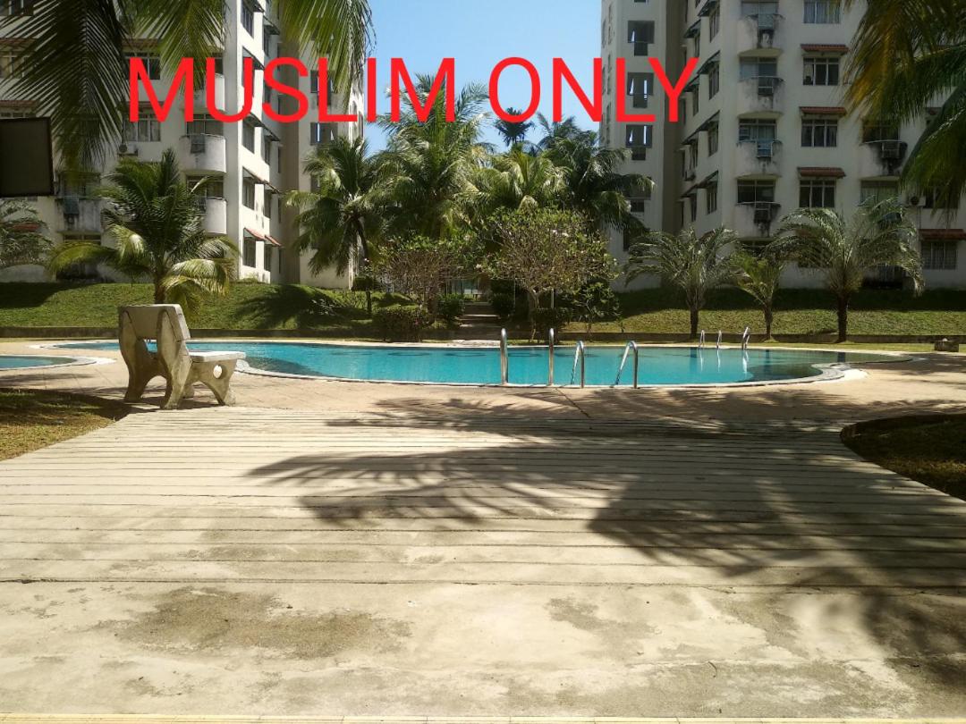 Haji Din Cocobay Condo photo 4