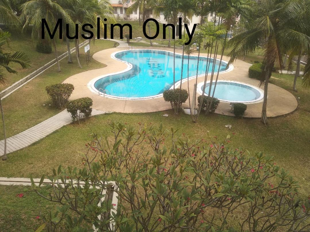 Haji Din Cocobay Condo photo 3