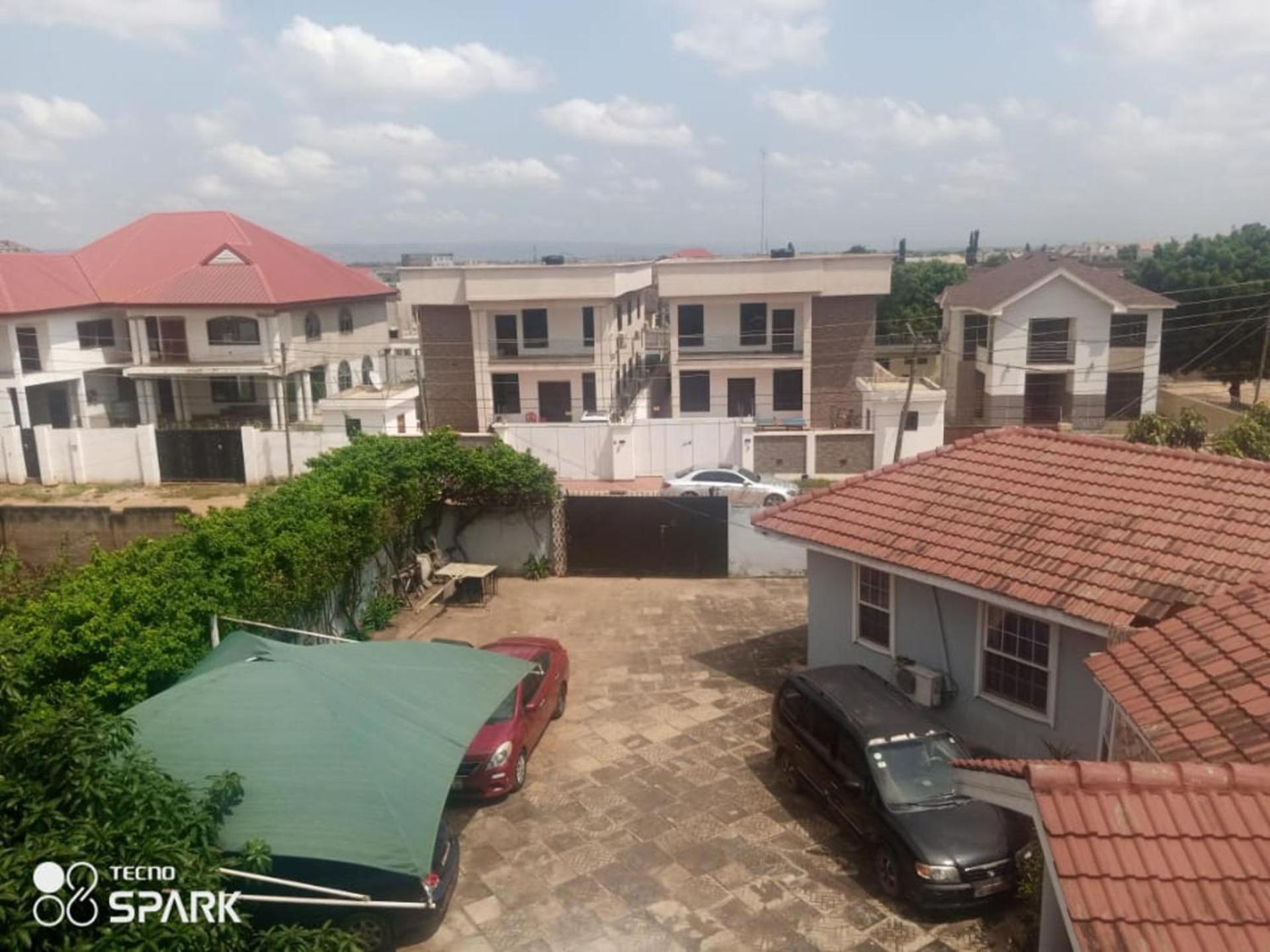 Impeccable Comfortable One Bed Apartment in Accra view 3