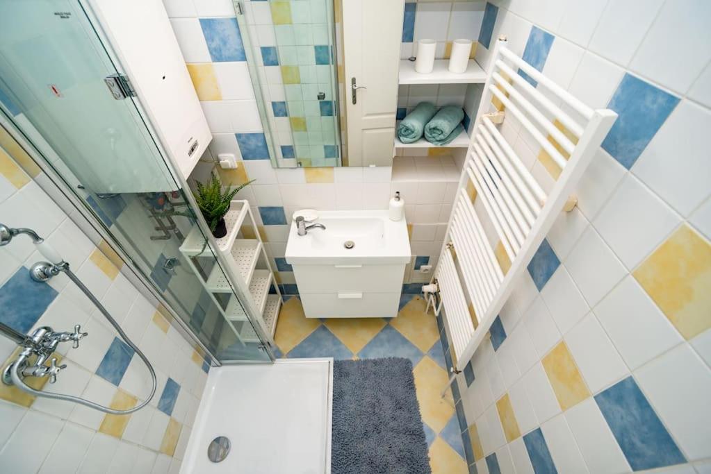 Cosy, retro-styled flat in beautiful Zizkov