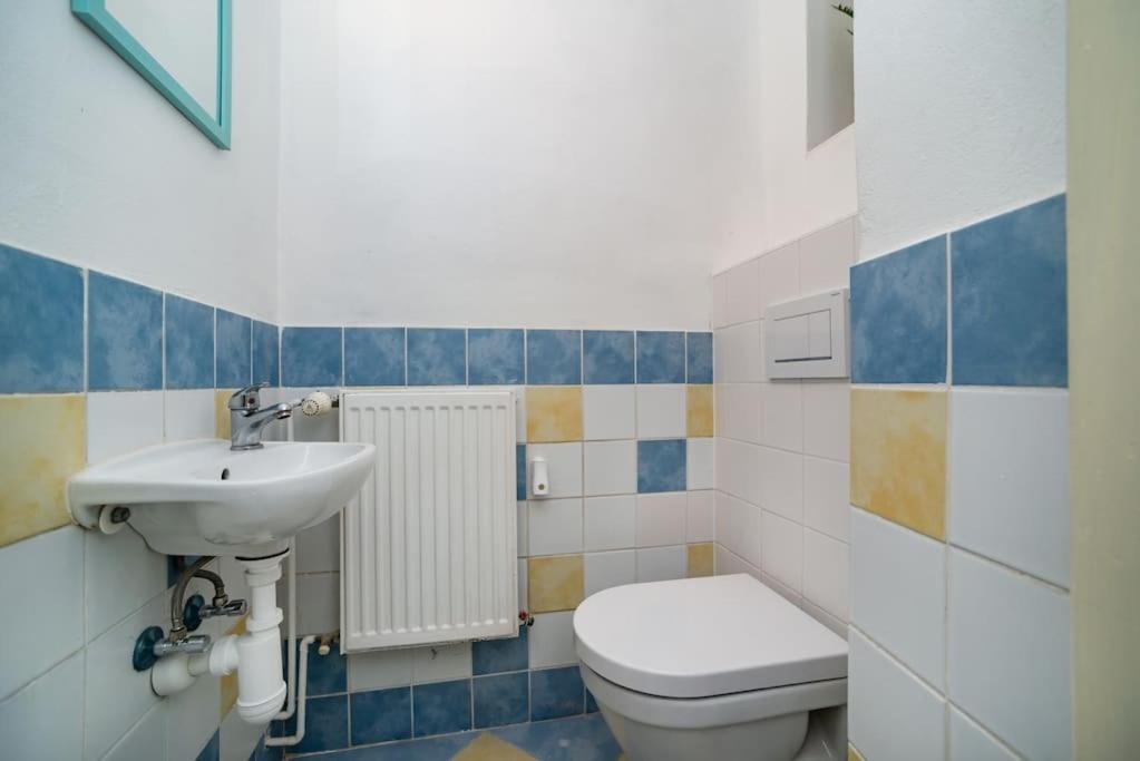 Cosy, retro-styled flat in beautiful Zizkov