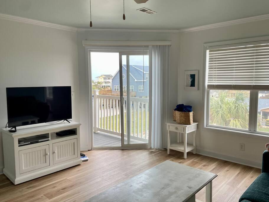 3 Bedroom Condo, Ocean Views & Short Walk to Beach! view 4