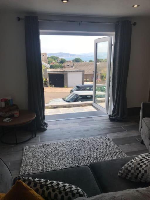 Mumbles - Modern Apartment with panoramic sea views
