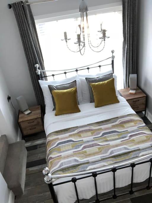 Mumbles - Modern Apartment with panoramic sea views