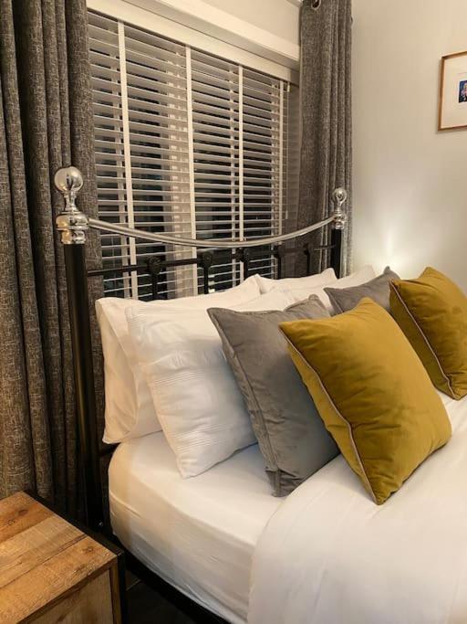 Mumbles - Modern Apartment with panoramic sea views