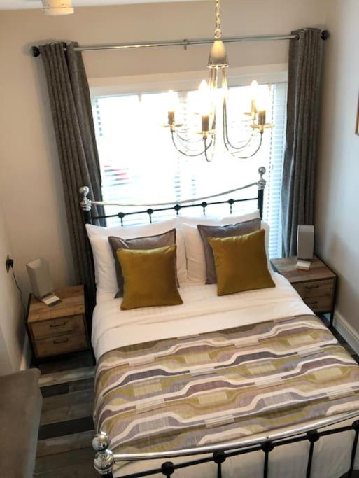 Mumbles - Modern Apartment with panoramic sea views