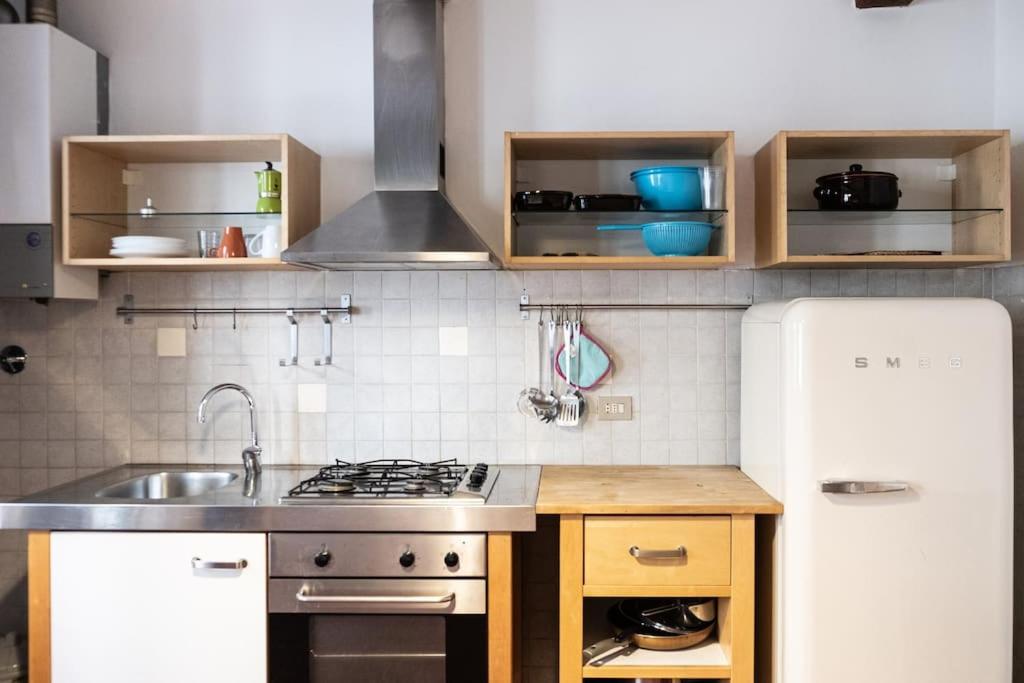 Classic Florentine Flat Near Piazza Santa Croce