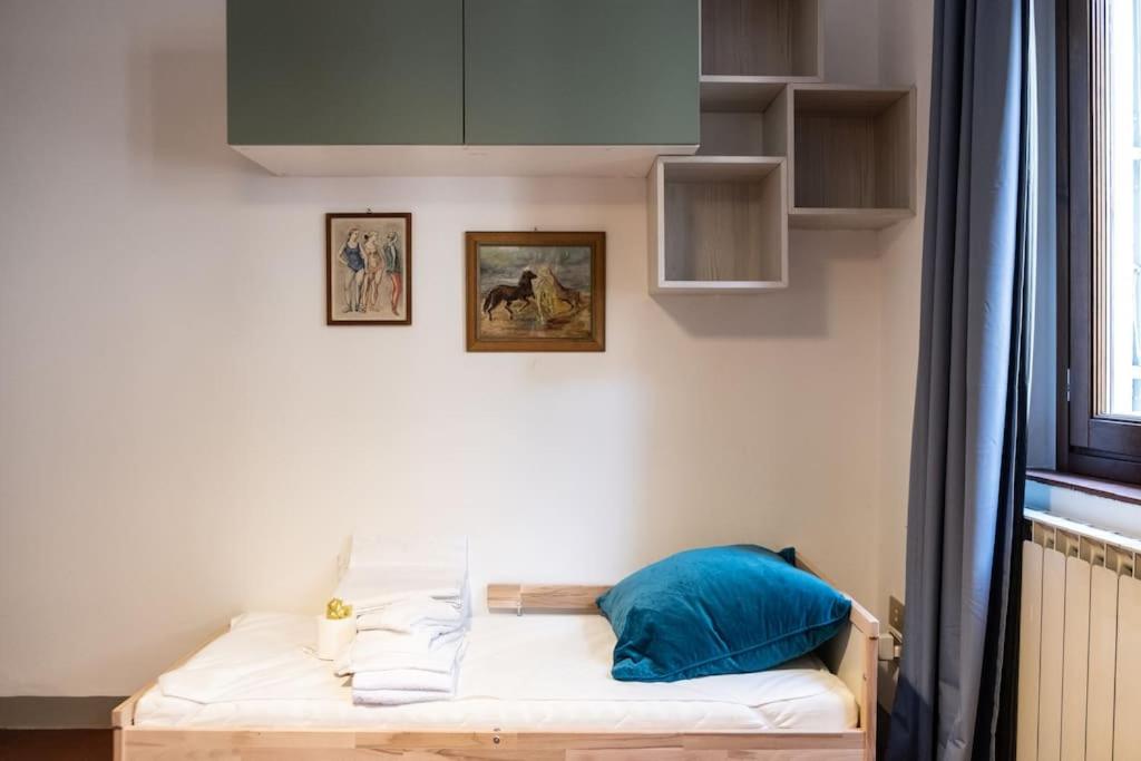 Classic Florentine Flat Near Piazza Santa Croce