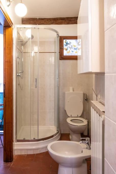 Classic Florentine Flat Near Piazza Santa Croce