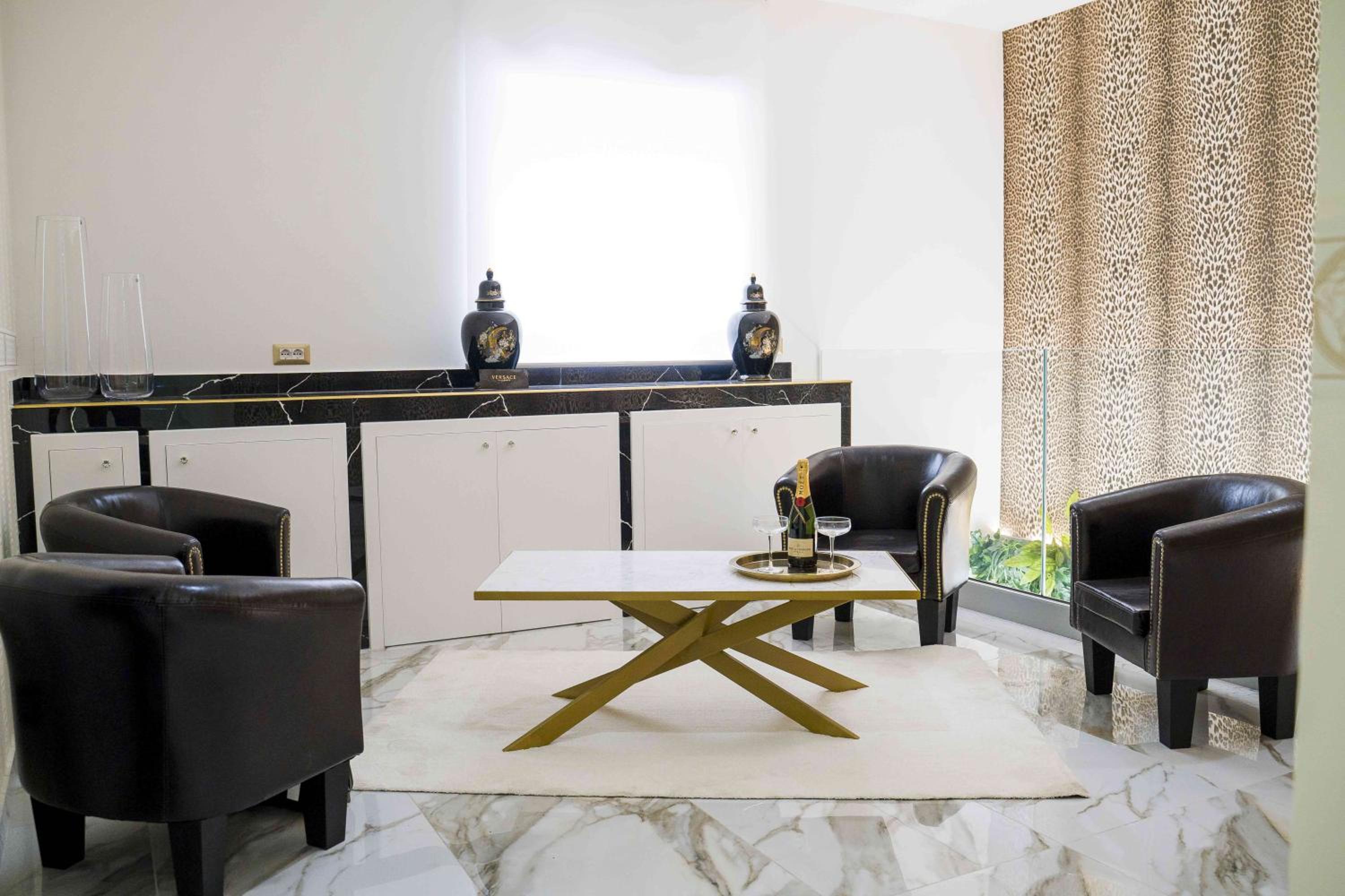 EF Luxury Living view 3