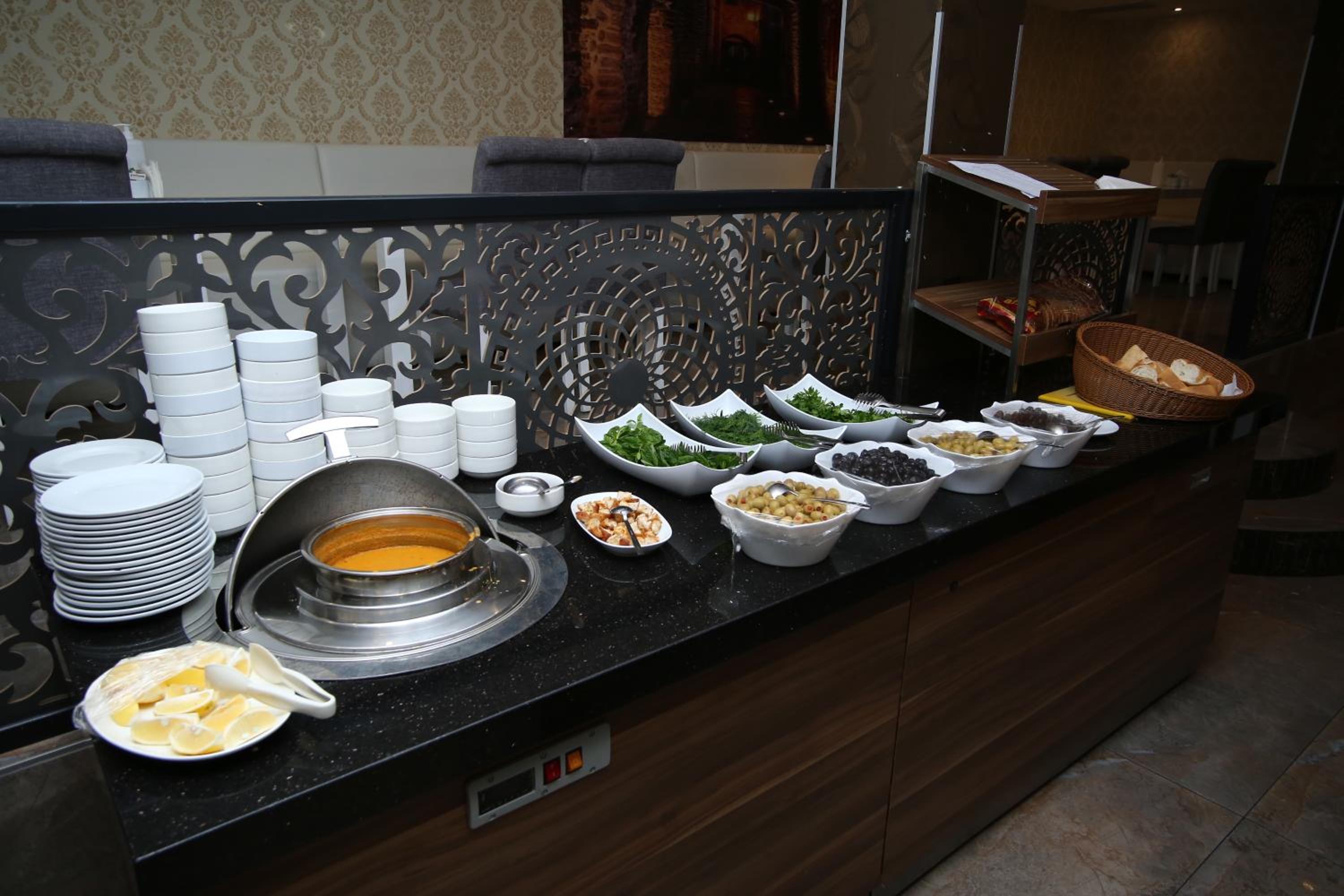 Grand Silay Hotel - Image 14