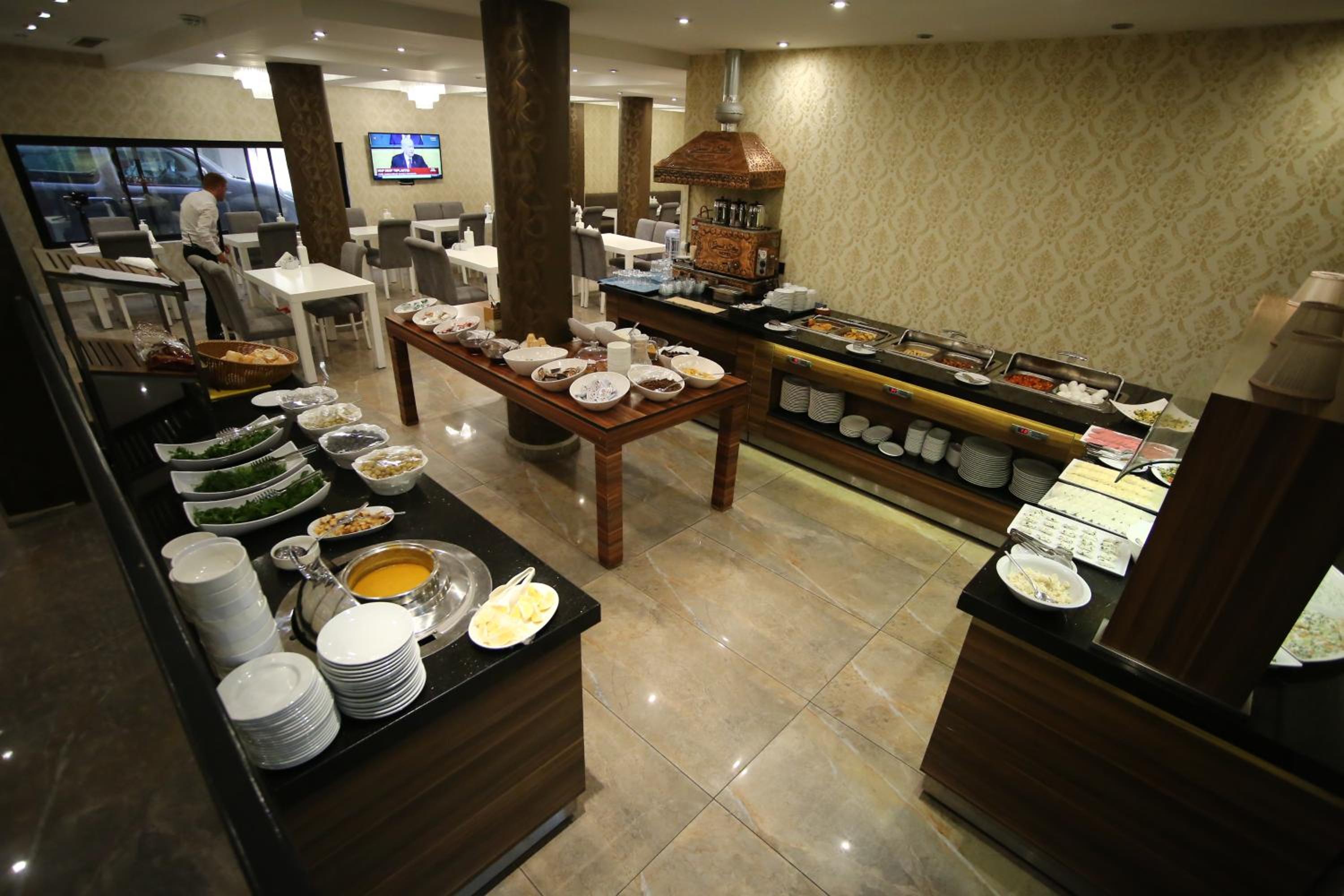 Grand Silay Hotel - Image 100