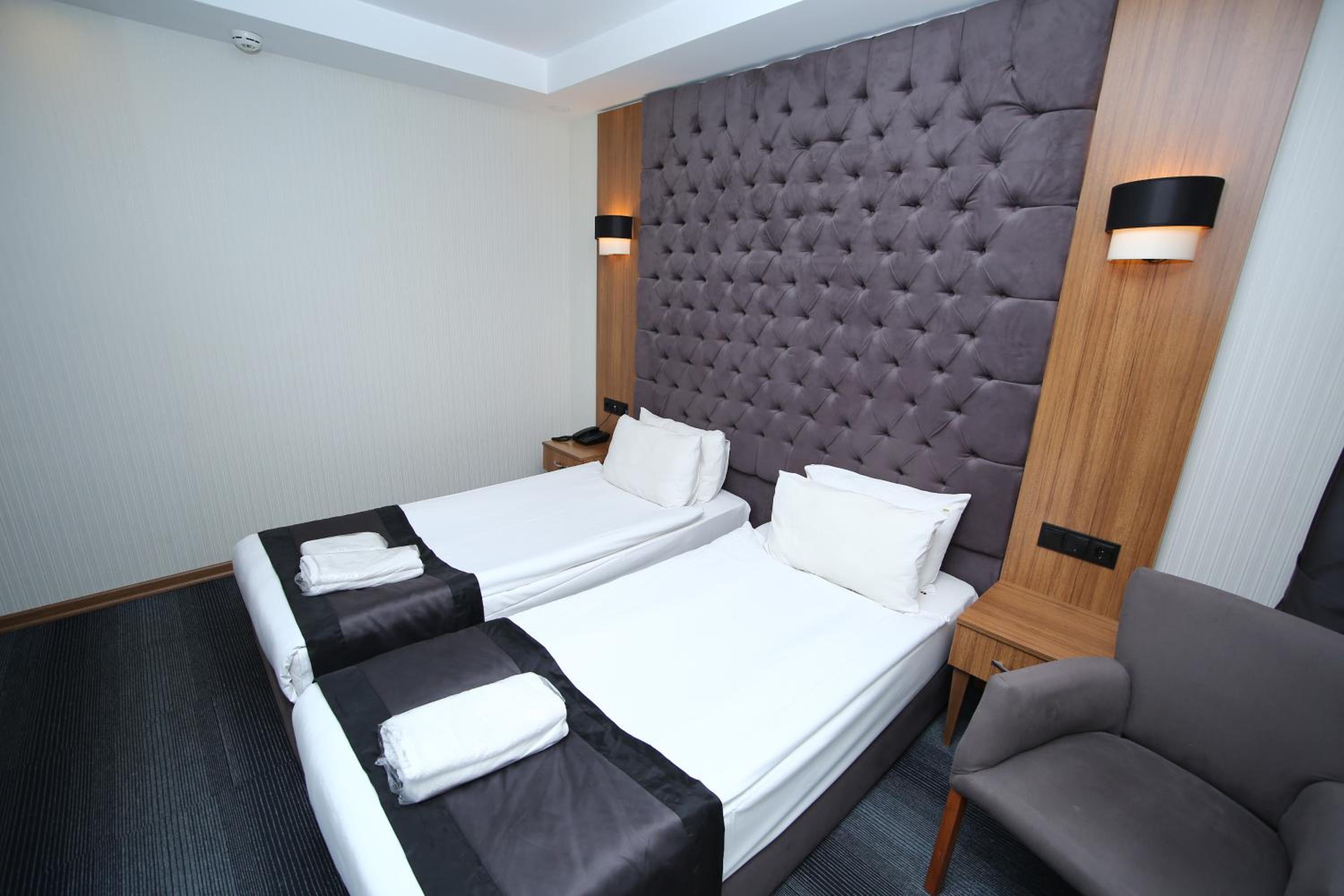 Grand Silay Hotel - Image 28