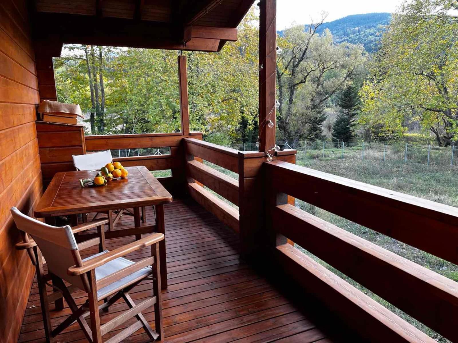 Riverside Forest Retreat-Chalet