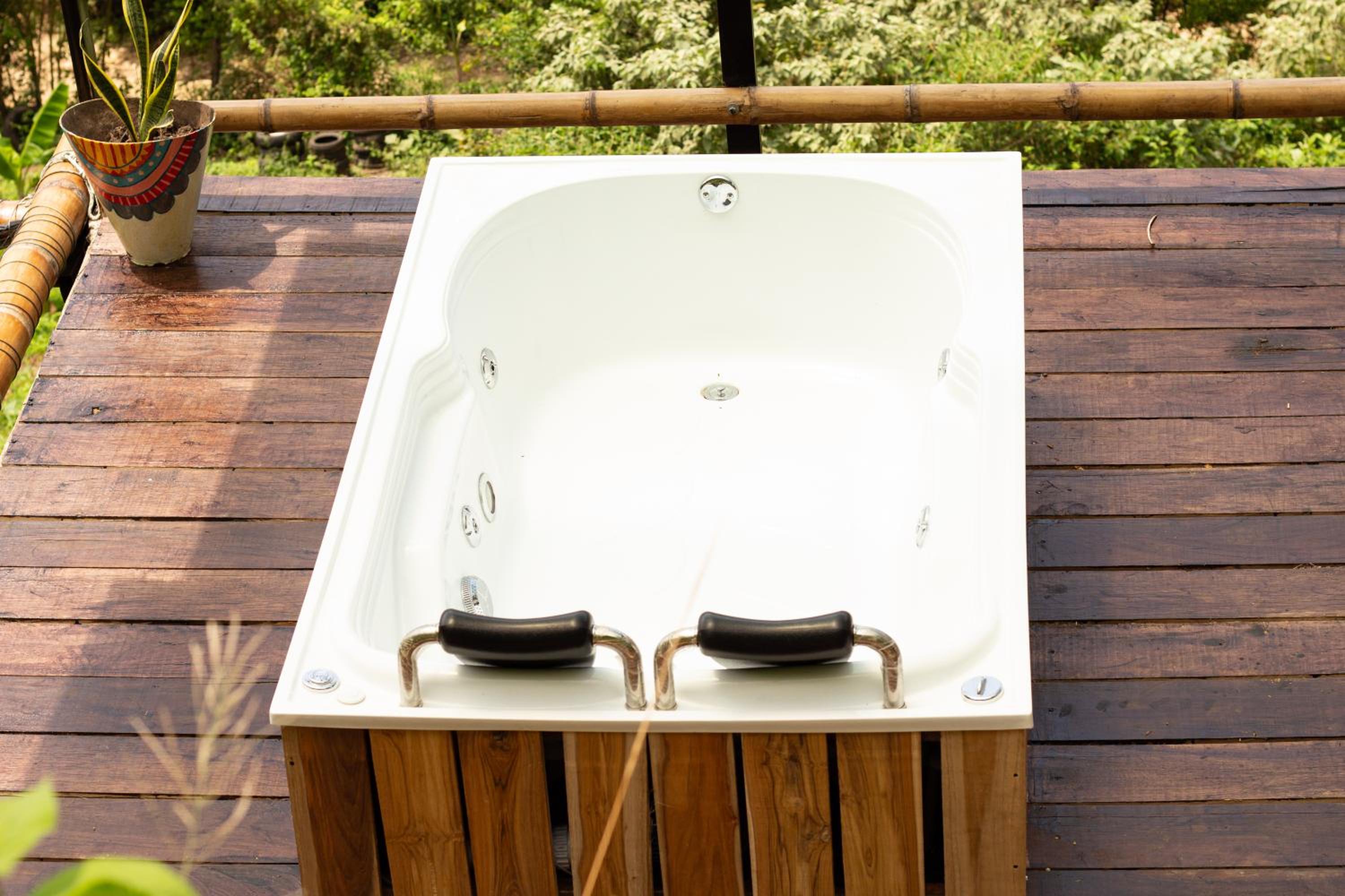 Glamping girardot- finca la perla view 3