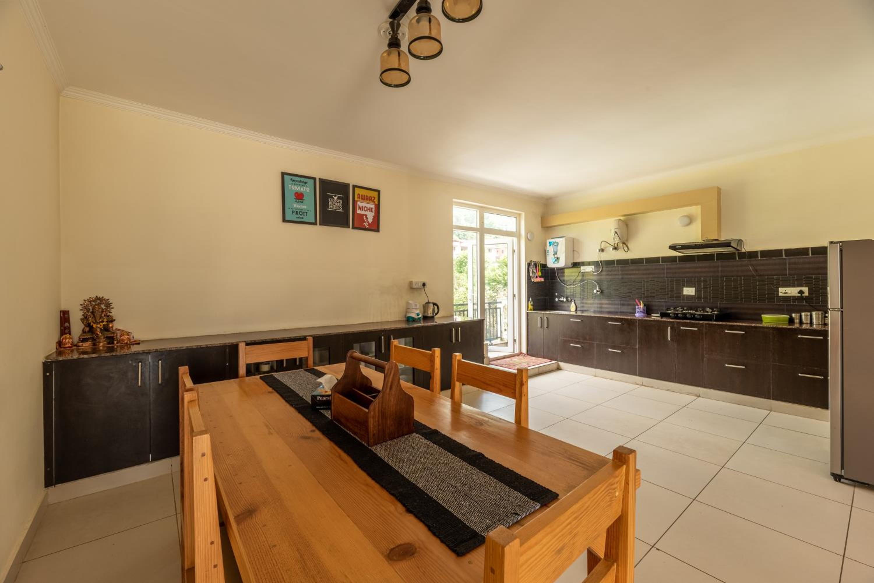 The Ultimate Escape l Lake View 4 BR Penthouse by Roamhome