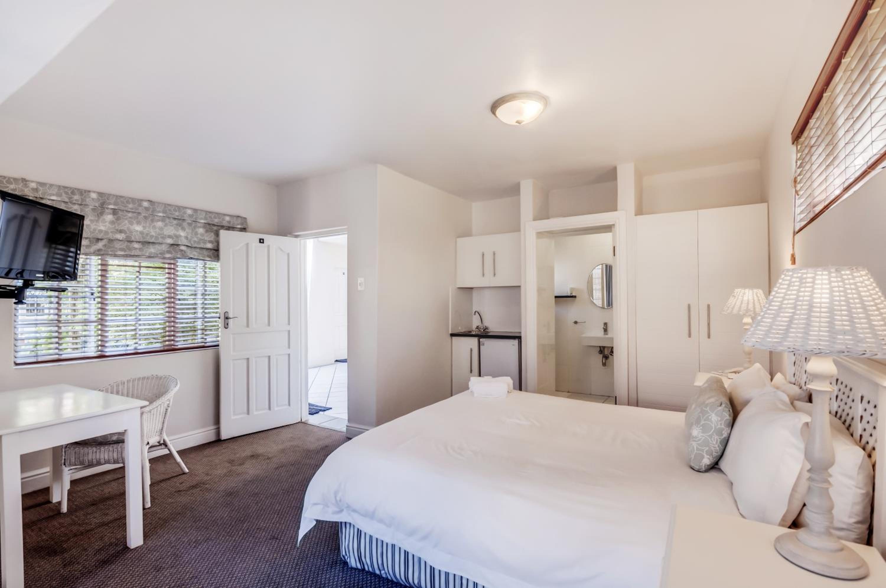 First Avenue Guesthouse