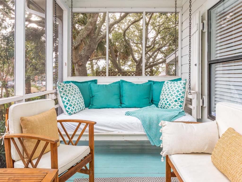 Live Oaks Cottage view 5